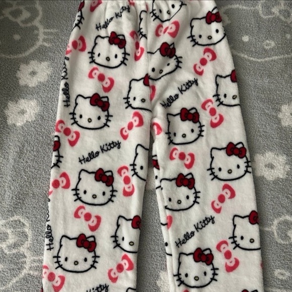 Hello Kitty - Picture 1 of 2